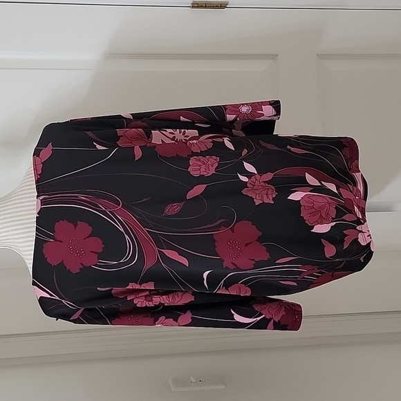 J.T.B Vintage Floral Ruffle Blouse with Flower Pin.  Size Unknown. - Picture 3 of 10